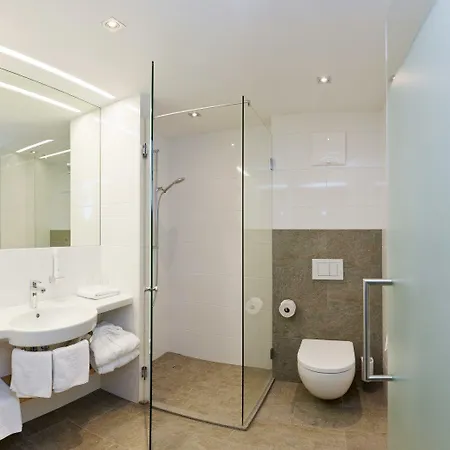 Seebichl Adults Only Designhotel - Pool & Dine מלון